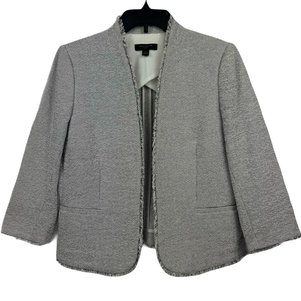 Ann Taylor cropped tweed blazer fringe trim 3/4 length sleeve black & white 10P